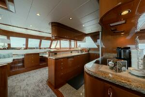 2013 Hampton Motor Yacht thumbnail 9