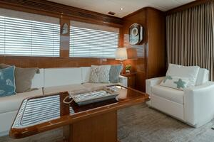 2013 Hampton Motor Yacht thumbnail 6