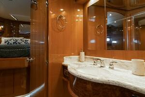 2013 Hampton Motor Yacht thumbnail 34