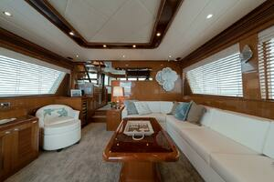 2013 Hampton Motor Yacht thumbnail 4