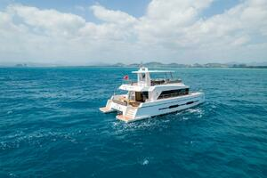 2026 Diamond Yachts EF56 Power Catamaran thumbnail 5