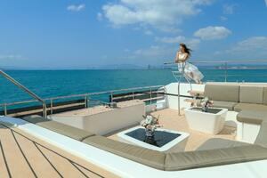 2026 Diamond Yachts EF56 Power Catamaran thumbnail 14