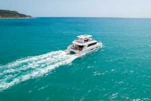 2026 Diamond Yachts EF56 Power Catamaran thumbnail 4
