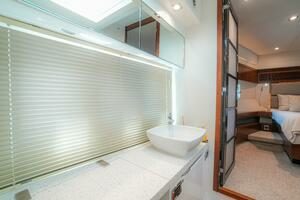 2014 Fairline 50 thumbnail 36