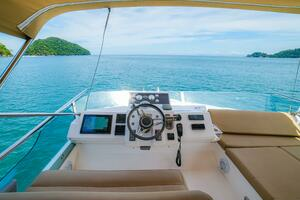 2014 Fairline 50 thumbnail 3