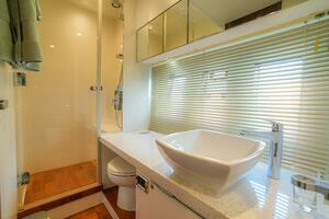 2014 Fairline 50 thumbnail 37
