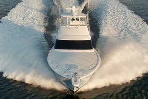 2018 Hatteras GT54 thumbnail 32