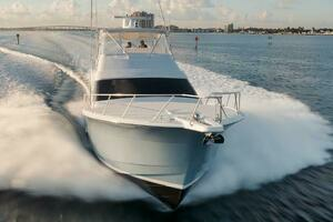 2018 Hatteras GT54 thumbnail 38