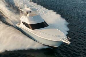 2018 Hatteras GT54 thumbnail 35