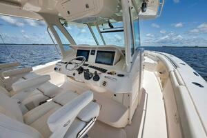 2015 Grady-White thumbnail 81