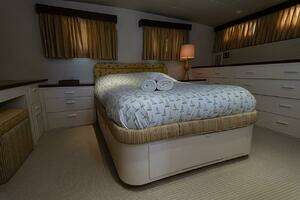 1969 Derecktor Hunt Motor Yacht thumbnail 19