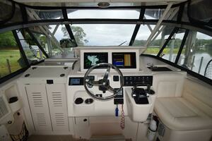 2016 Grady-White Express 330 thumbnail 31