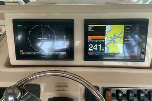 2016 Grady-White Express 330 thumbnail 35