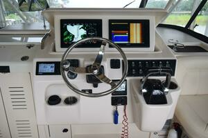 2016 Grady-White Express 330 thumbnail 33
