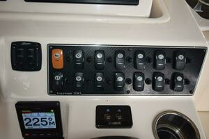 2016 Grady-White Express 330 thumbnail 43
