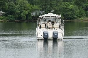 2016 Grady-White Express 330 thumbnail 16