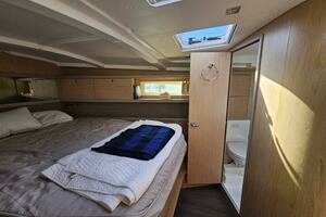 2017 Beneteau Oceanis 45 thumbnail 11