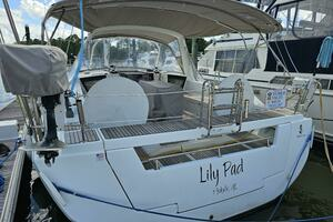 2017 Beneteau Oceanis 45 thumbnail 27