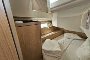 2017 Beneteau Oceanis 45 thumbnail 16
