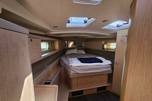 2017 Beneteau Oceanis 45 thumbnail 10