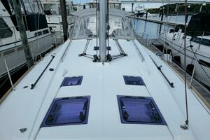 2017 Beneteau Oceanis 45 thumbnail 23
