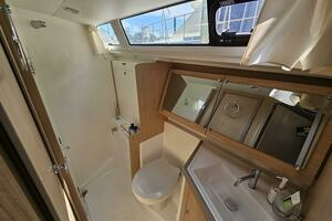 2017 Beneteau Oceanis 45 thumbnail 15