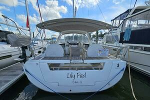 2017 Beneteau Oceanis 45 thumbnail 1