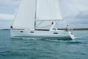 2017 Beneteau Oceanis 45 thumbnail 31
