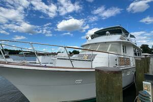 1987 Hatteras Motoryacht thumbnail 3