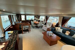 1987 Hatteras Motoryacht thumbnail 23