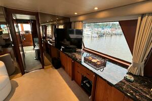 1987 Hatteras Motoryacht thumbnail 22