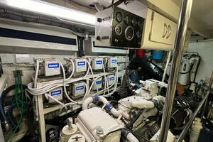 1987 Hatteras Motoryacht thumbnail 51