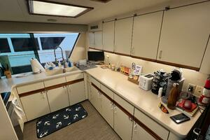 1987 Hatteras Motoryacht thumbnail 18