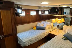 1987 Hatteras Motoryacht thumbnail 32