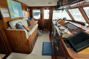 1987 Hatteras Motoryacht thumbnail 16