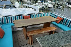 1987 Hatteras Motoryacht thumbnail 6