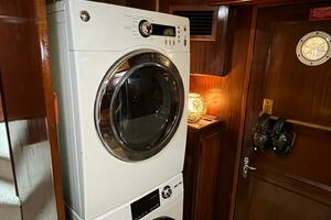 1987 Hatteras Motoryacht thumbnail 44