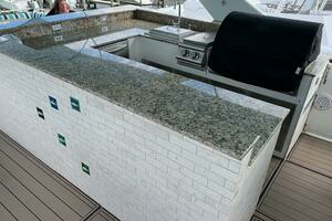 1987 Hatteras Motoryacht thumbnail 8