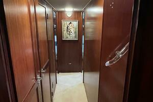 1987 Hatteras Motoryacht thumbnail 31
