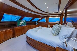2013 Benetti Classic thumbnail 14