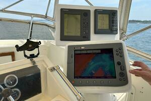1985 Hatteras 36 Convertible thumbnail 9