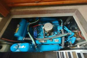 1988 Tollycraft 34 Sport Sedan thumbnail 38