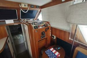 1988 Tollycraft 34 Sport Sedan thumbnail 6