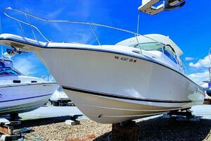 2013 Pursuit 345 Offshore thumbnail 3