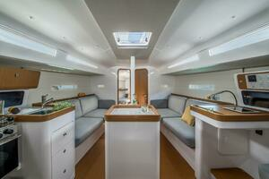 2025 Beneteau First 36 thumbnail 6