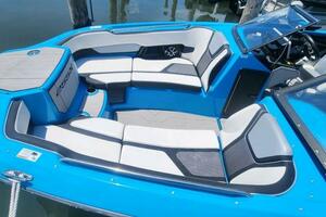 Photo 4493218 for 2022 Yamaha Boats 255 XD  