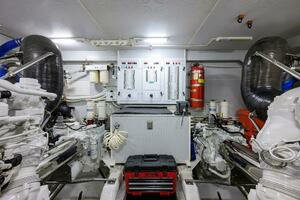 2005 Marquis 65 Motor Yacht thumbnail 53