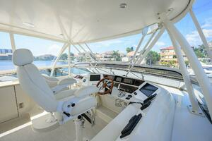 2005 Marquis 65 Motor Yacht thumbnail 39