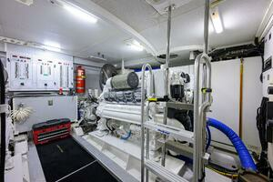 2005 Marquis 65 Motor Yacht thumbnail 52
