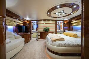 2005 Marquis 65 Motor Yacht thumbnail 18